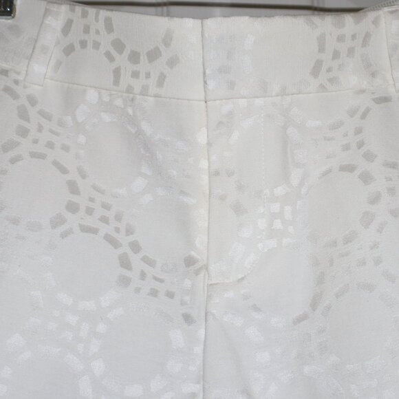 Banana Republic  | White Jacquard Geometric Shorts, Size 4 - Picture 5 of 7